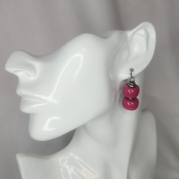 Premier Designs Lipstick Hot Pink Disc Beaded Earrings NWT Retail $22 - Picture 5 of 7